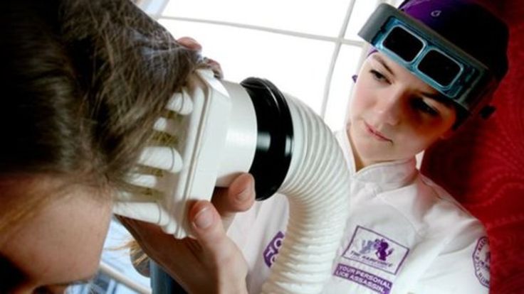 Las empresas que se dedican a eliminar los piojos de la cabeza de los niños