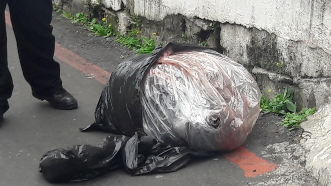 Abandonan en bolsas un cuerpo en Mixco