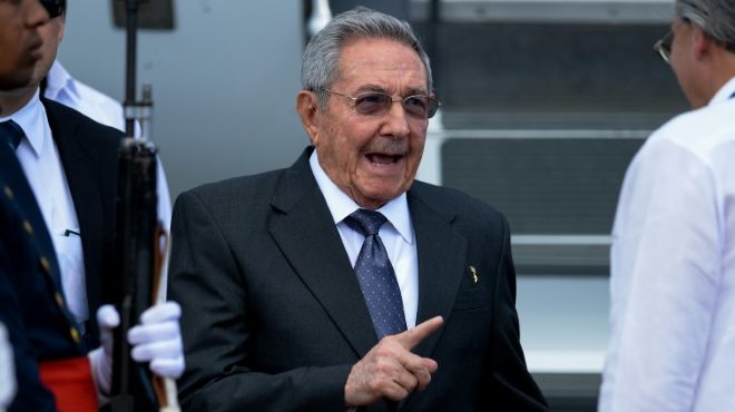 AFP / Federico ParraEl presidente de Cuba, Raúl Castro, llega a Punta Cana de cara a la Cumbre de Estados Latinoamericanos y Caribeños (Celac), en República Dominicana, el 24 de enero de 2017