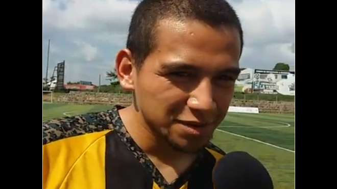 Moraleja José Morales Marroquín entrevistado en la cancha del Estadio Carlos Salazar Hijo de Mazatenango en noviembre de 2016