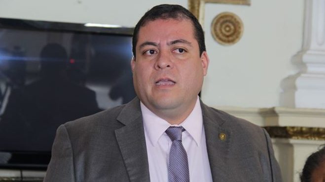 diputado Julio Juárez