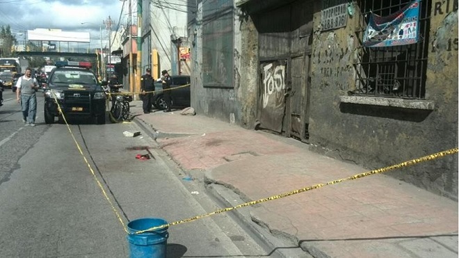 Vecinos linchan y matan a supuestos sicarios