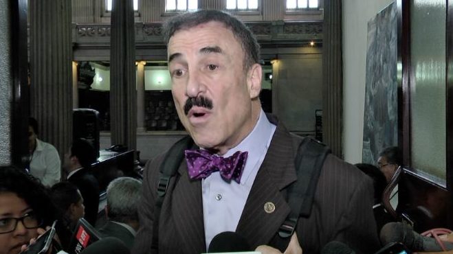 Culpan a Linares Beltranena de entrampar aprobación de reformas