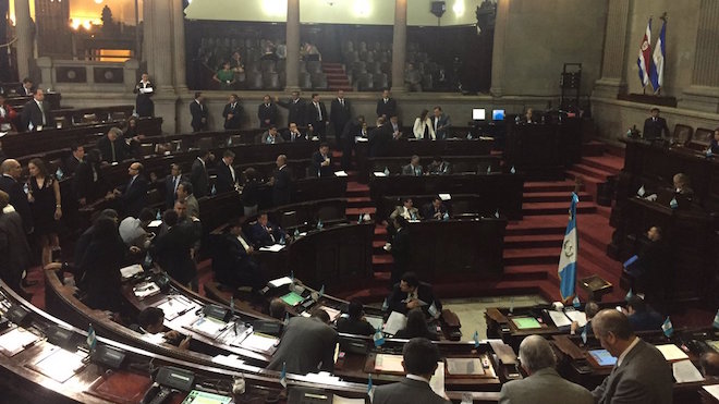 EN VIVO: Así deciden los diputados el futuro de la inmunidad para Jimmy Morales