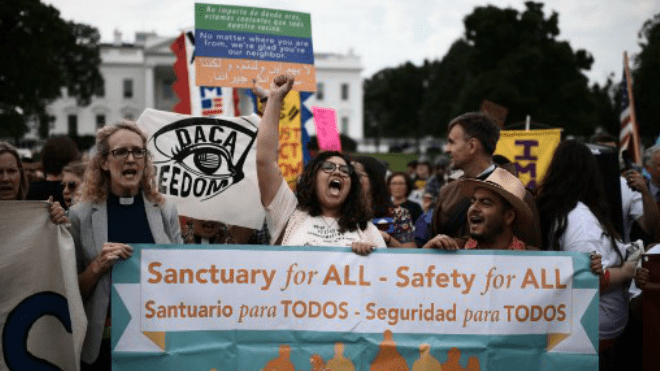 El Gobierno de Donald Trump canceló DACA el programa que permitia que los jovenes inmigrantes sin papeles conocidos como los "soñadores" sean deportados dentro de 6 meses.