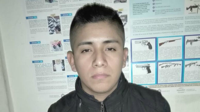 Este agente de seguridad privada fue capturado en flagrancia en el Transmetro por eyacular a una mujer.