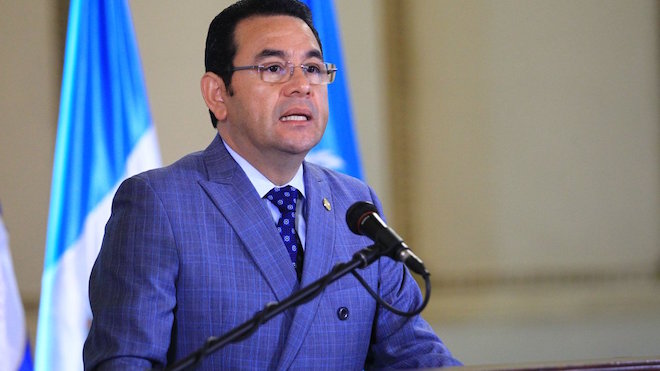 Presidente evita hablar de sus onerosos gastos