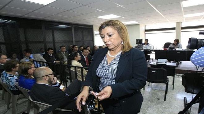 Anabella de León - Medida sustitutiva