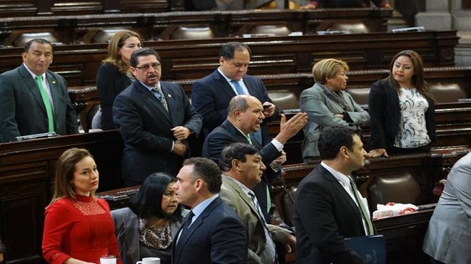 Diputados aguinaldo