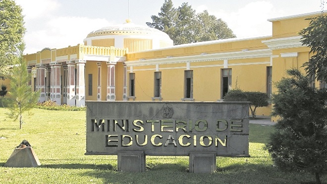 134 mil maestro deberán tener certificación Renas