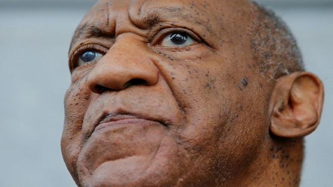Comediante Bill Cosby sube al escenario por primera vez tras su juicio