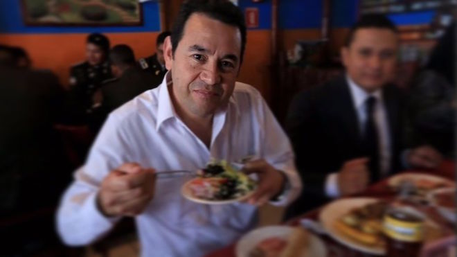 Comen como la realeza. Presidencia de Jimmy Morales gasta Q29 mil diarios en alimentos