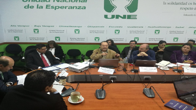 Diputados de la UNE temen posible brote de sarampión