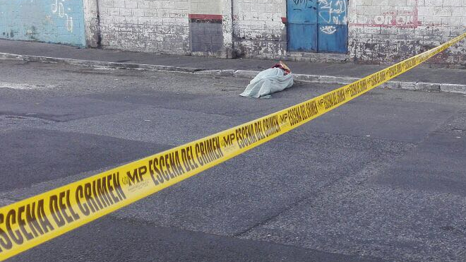 muertes violentas Violencia imparable, hombre encontrado envuelto en sabanas en zona 12