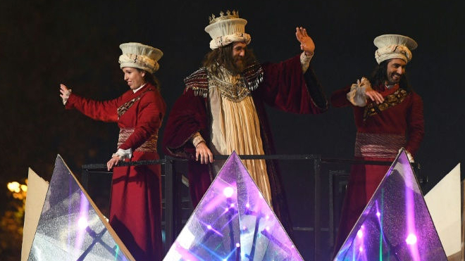 Los Reyes Magos desfilan en toda España