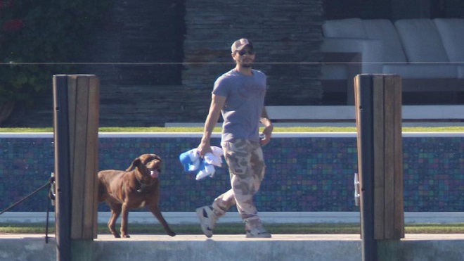 Enrique Iglesias es visto por primera vez tras debutar como papá