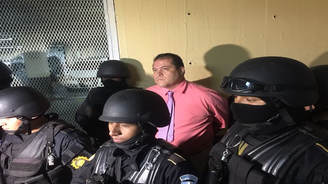 “El que nada debe, nada teme”, dice diputado Juárez al llegar a tribunales