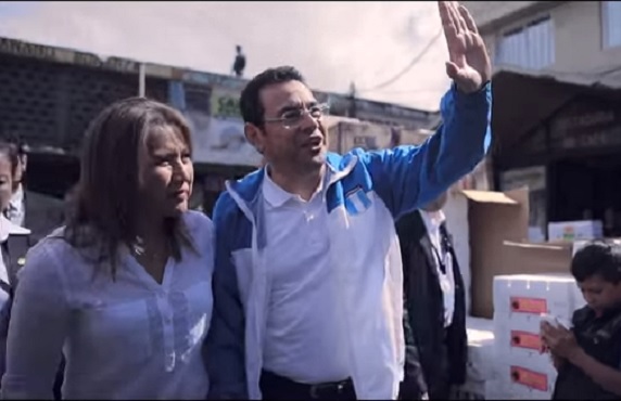 Vídeo con acento evangelistico propone el gobierno para rescatar imagen presidencial