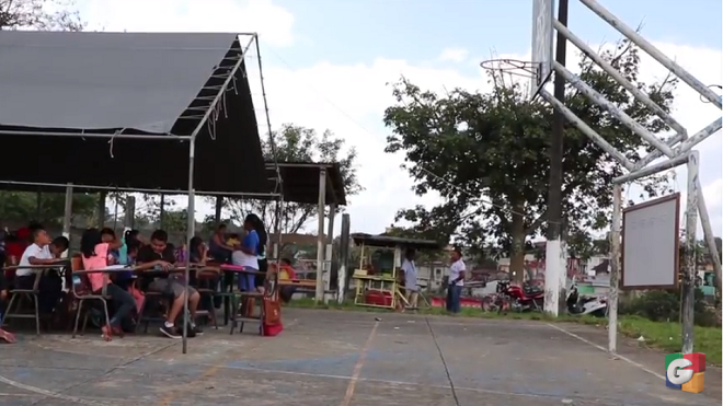Un mes después inician clases por reparaciones de escuelas en Petén