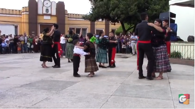 Niños y jóvenes de Cobán conmemoran a la Marimba en su día
