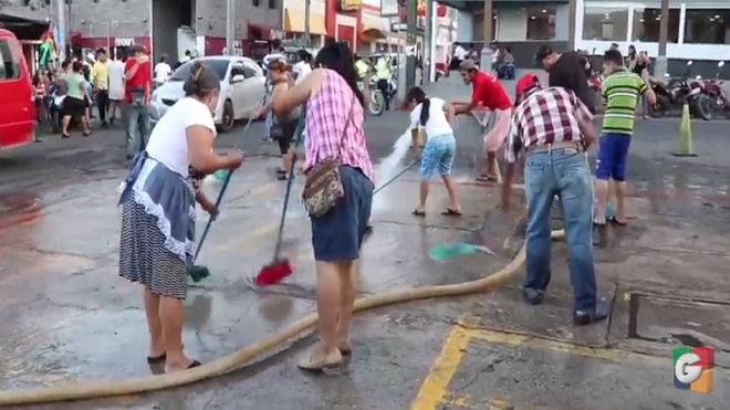 Inquilinos del mercado de Chiquimula realizaron limpieza de puestos