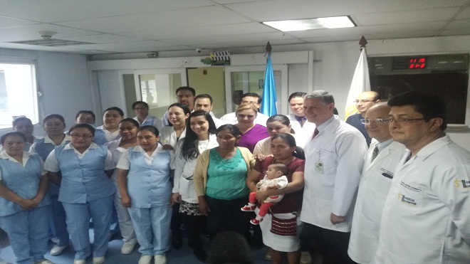 Siamesa Graciela Esmeralda regresa a casa
