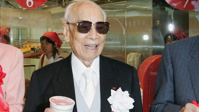 Quién era Momofuku Ando, el creador de los noodles instantáneos, uno de los grandes inventos japoneses del siglo XX