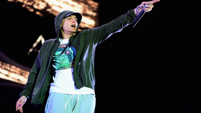 Eminem arremete contra la asociación del rifle de EEUU