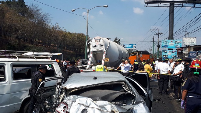 #ÚltimaHora: Al menos 6 fallecidos en aparatoso accidente