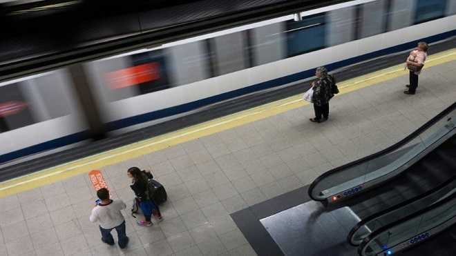 Madrid estudia si hubo "errores" en la venta de trenes a Argentina con posible amianto