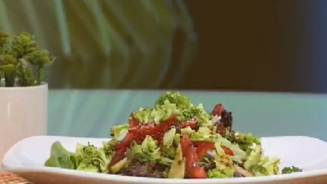 Ensalada de lechuga con aderezo de jengibre