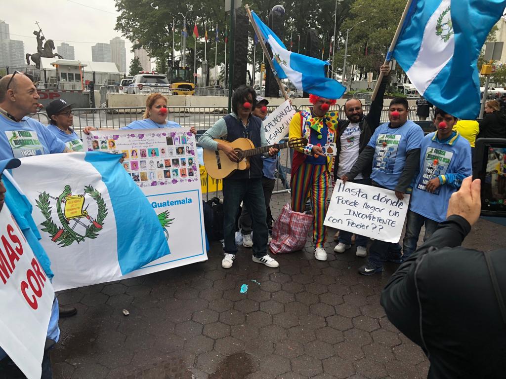 Migrantes guatemaltecos rechazan a Jimmy Morales en Nueva York