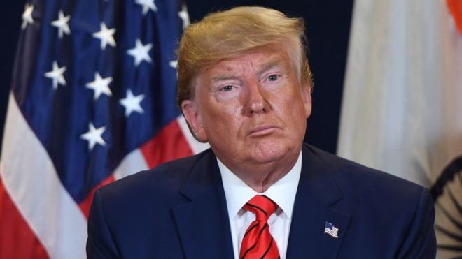 Aprueban juicio político contra Trump que se queja de ser víctima de la “mayor caza de brujas”