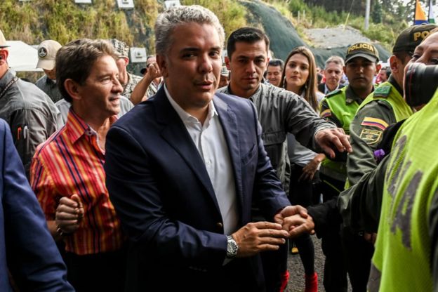 Colombia ofrece recompensa millonaria para dar con los atacantes del helicóptero del presidente Duque