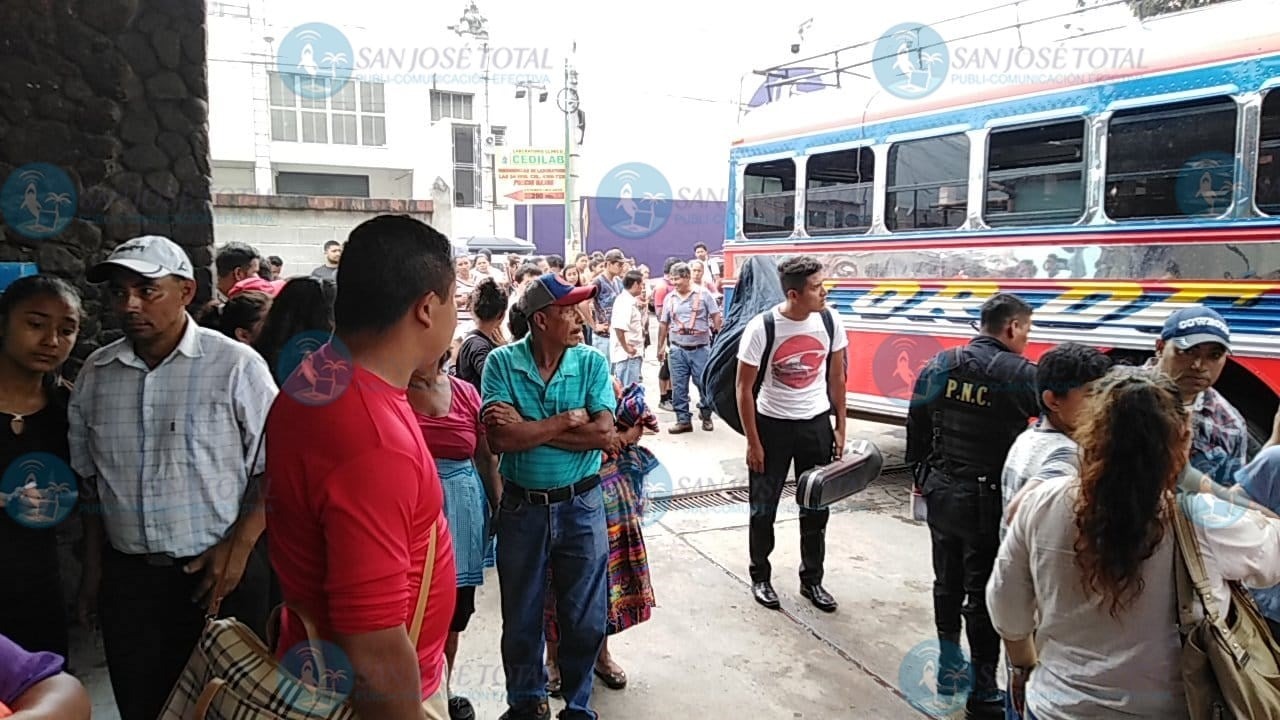 Pasajeros de bus viven dos kilómetros de pánico