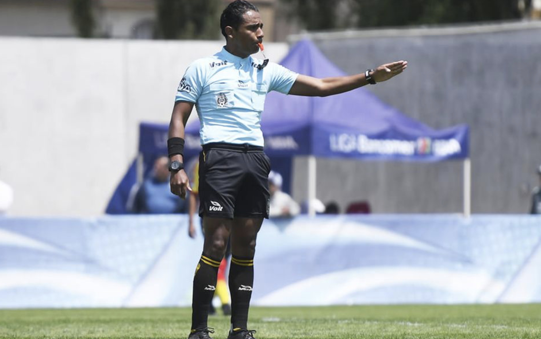 Árbitro de la Liga MX Femenil señalado de revisar la ropa interior de las jugadoras del Puebla