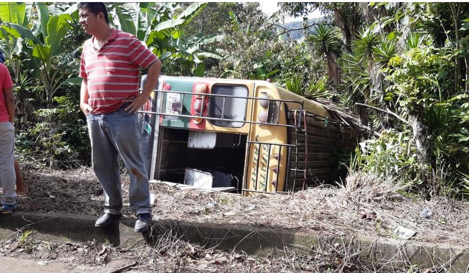 Busazo en Jutiapa deja a persona de tercera edad lesionada y cinco heridos más