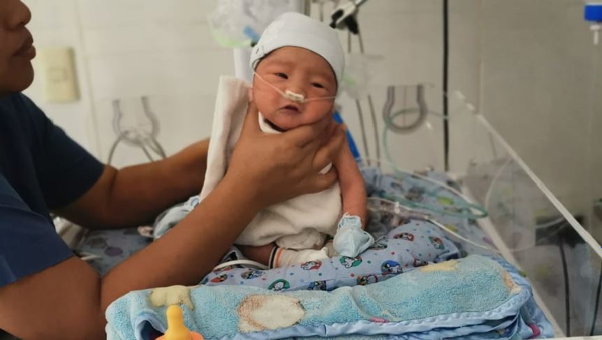 Mateo, el valiente bebé de cuatro meses que lucha por vivir