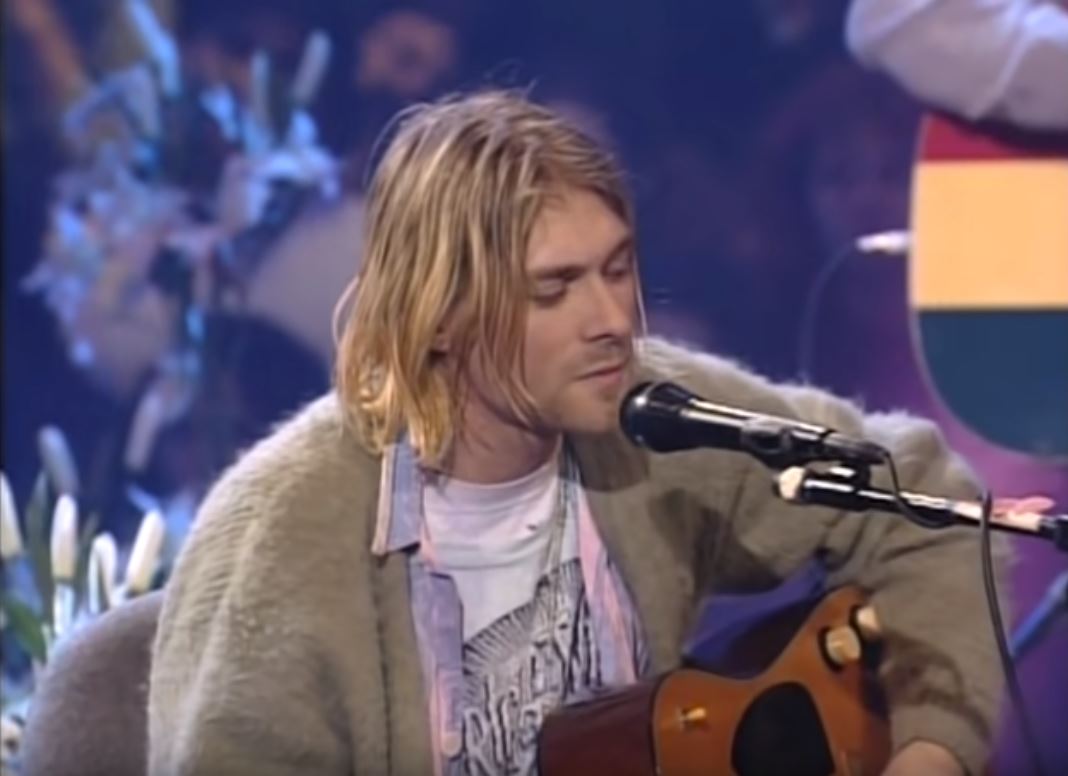 ¿Cuánto pagarías por el suéter de Kurt Cobain? Esta es la millonaria cifra de subasta