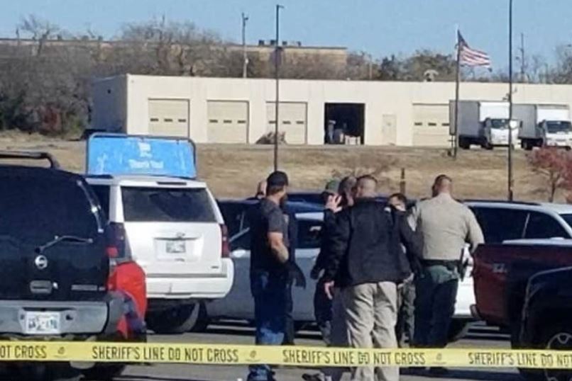 Tres muertos deja ataque armado en centro comercial de Estados Unidos