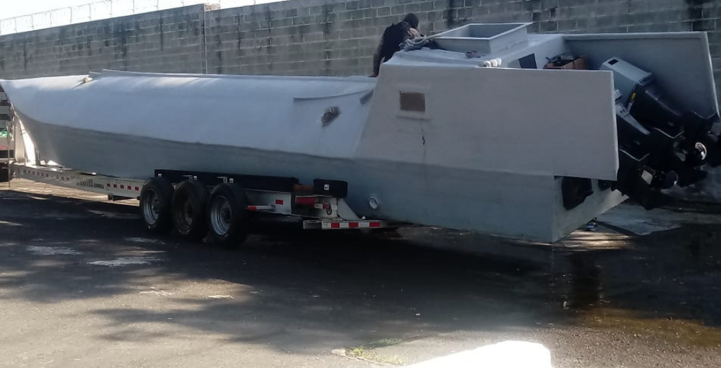 Interceptan narco submarino en el Pacífico con cargamento de droga y detienen a tres