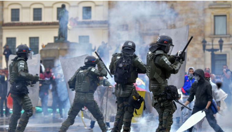 Tres muertos en protestas contra el gobierno de Duque en Colombia