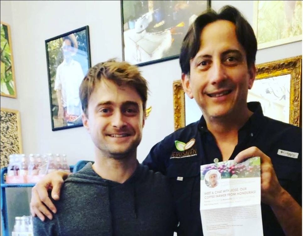 Harry Potter ama la magia pero también el café, así anunció su inversión en una finca cafetalera