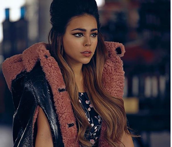 Novia celosa le reclama a su pareja por darle like a fotografía de Danna Paola