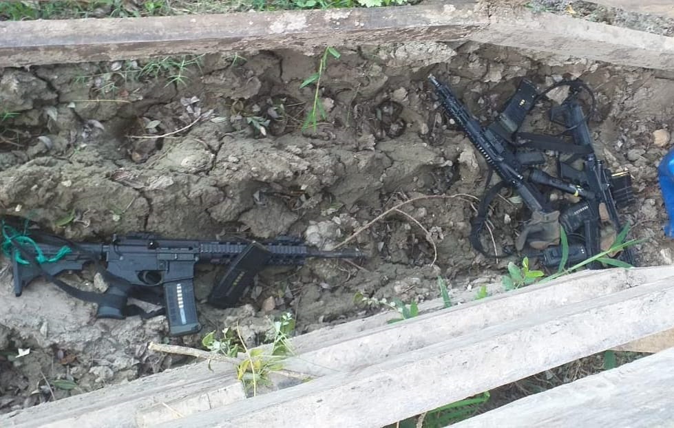 Localizan droga y armas en Petén y Alta Verapaz