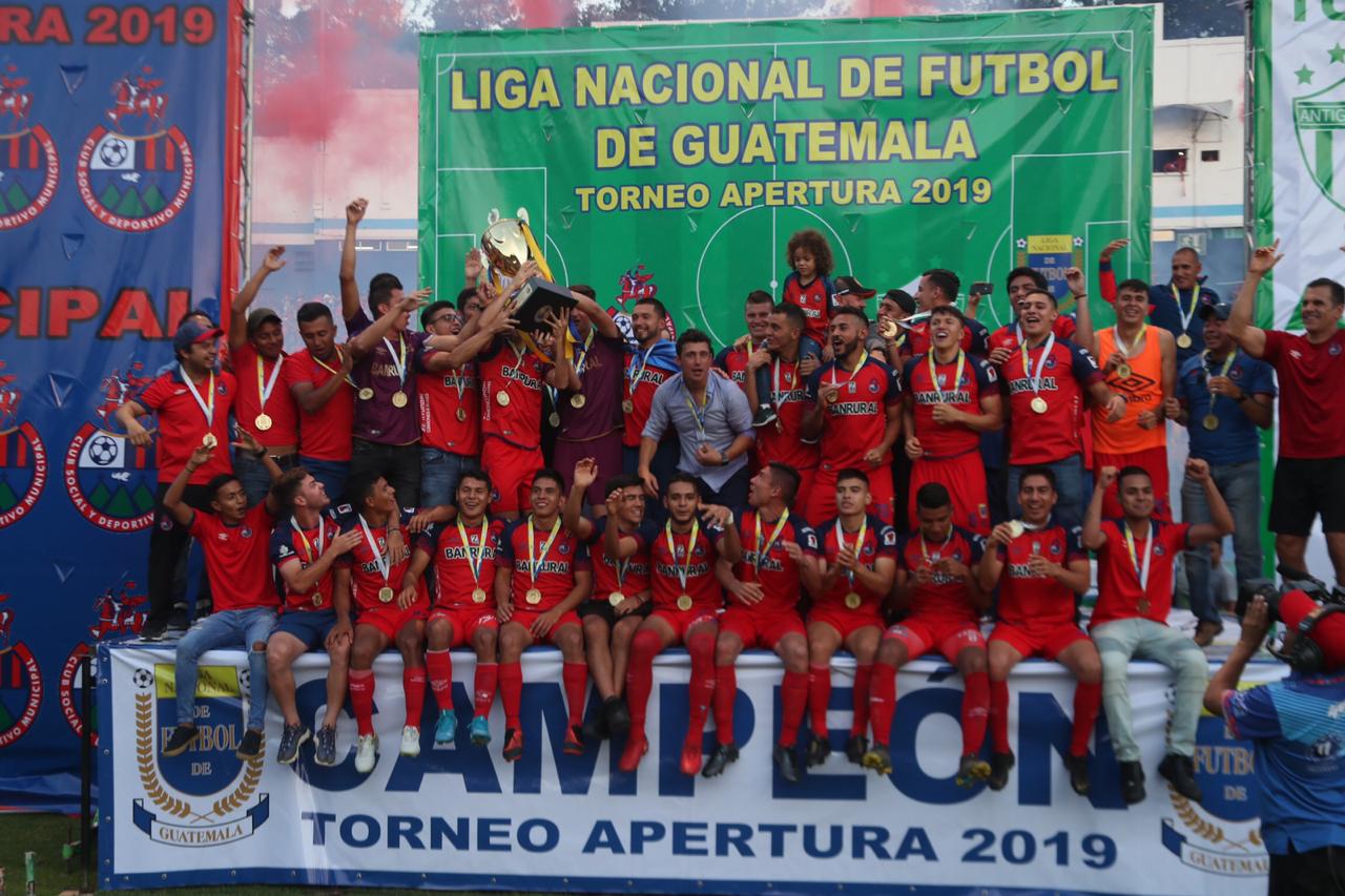 Municipal se corona campeón del futbol de Guatemala en un partido con polémica