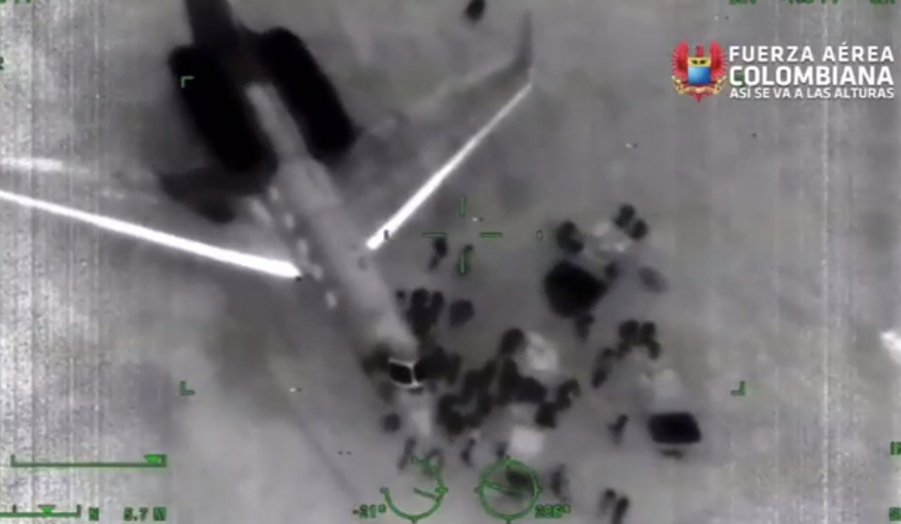 Video: Fuerza Aérea Colombiana graba cómo narcoavioneta aterriza en Laguna del Tigre