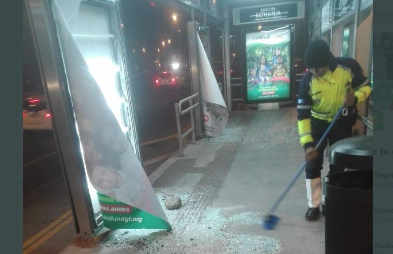 Segundo ataque consecutivo contra estación de Transmetro en el Periférico
