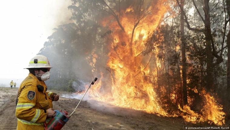 Incendios siguen arrasando el sureste de Australia