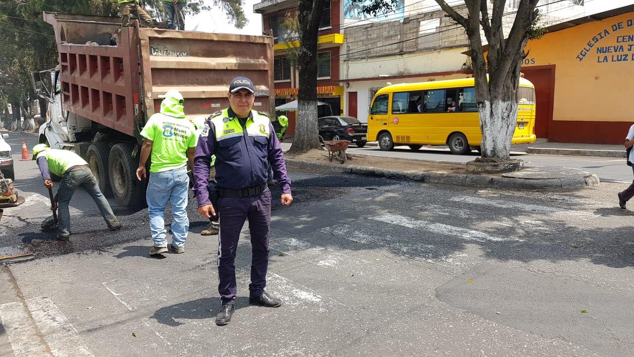 Rinden homenaje a PMT de Mixco quien falleció en un ataque armado en una gasolinera